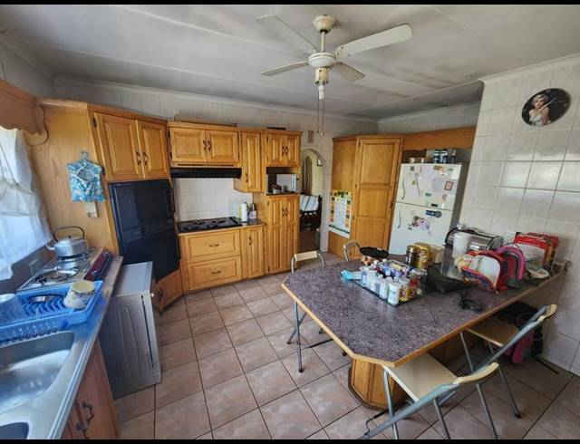 3 BEDROOM HOUSE FOR SALE IN MOUNTAIN VIEW